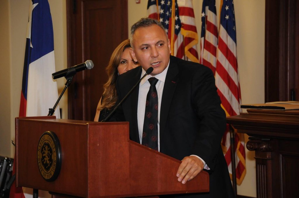 Herb Flores, el salvadoreño que quiere ser alcalde de Hempstead y darle a la comunidad Latina de esta villa la representación que ha pedido a gritos durante muchos años