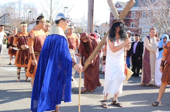Comunidad del East End se prepara para actos religiosos con motivo de la Semana Santa