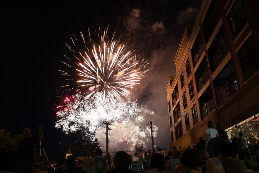 Junta municipal aprueba espectáculo de fuegos artificiales para el viernes 1 de julio en el centro de Riverhead