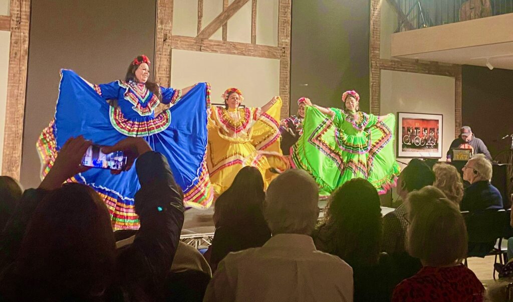 Tu Prensa Local y The Church celebran la cultura latina a lo grande en “Una Noche Espectacular,” una velada repleta de folklore, ritmo y arte
