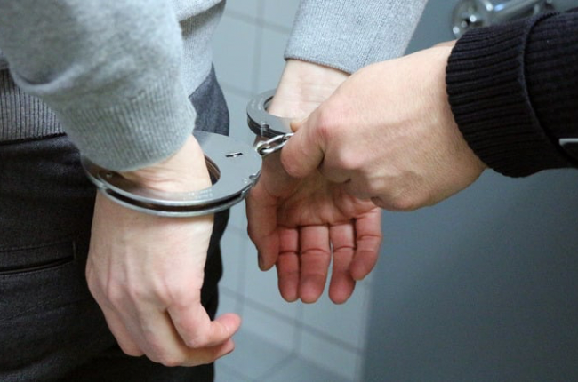 Un hombre de Mastic fue arrestado tras parapetarse por tres horas en una residencia de Riverhead
