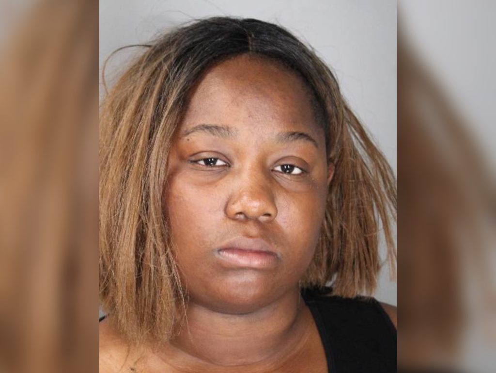 Mujer de Medford es sentenciada a 20 años por asesinato de sus gemelas de 2 años en 2019
