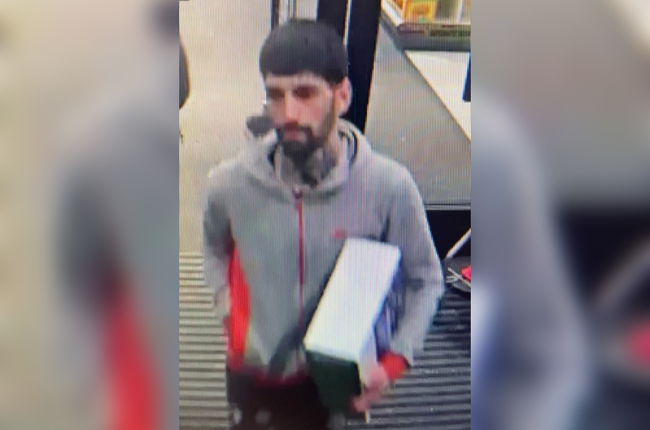 Policía:  Se busca por robo de auriculares en tienda Target de Riverhead