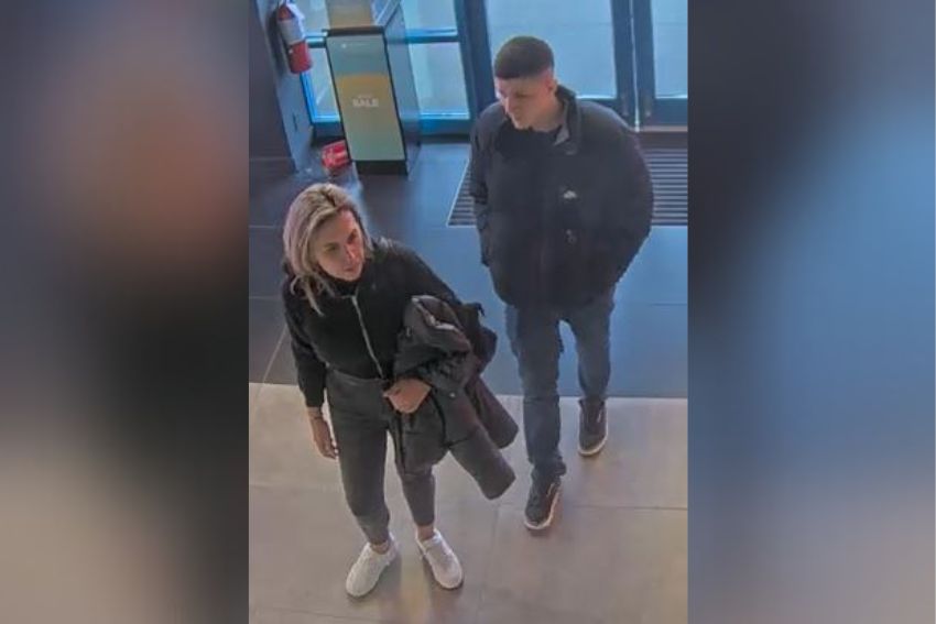 La policía busca a dos personas que robaron gafas de sol por un valor de $1,500 de una tienda del mall de Riverhead