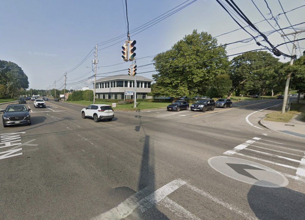El municipio de Southampton lanza programa piloto de luces amarillas intermitentes en la County Road 39 y la Montauk Highway para aliviar el tráfico de las tardes