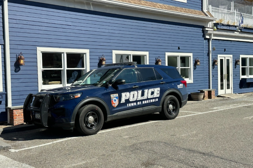 Hombre arrestado por tocar forzadamente a dos mujeres en un establecimiento de Mattituck