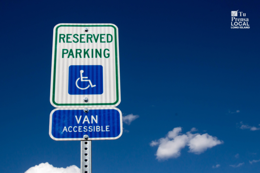 Sheriff de Suffolk refuerza vigilancia contra el uso ilegal de espacios para personas con discapacidad durante la temporada festiva