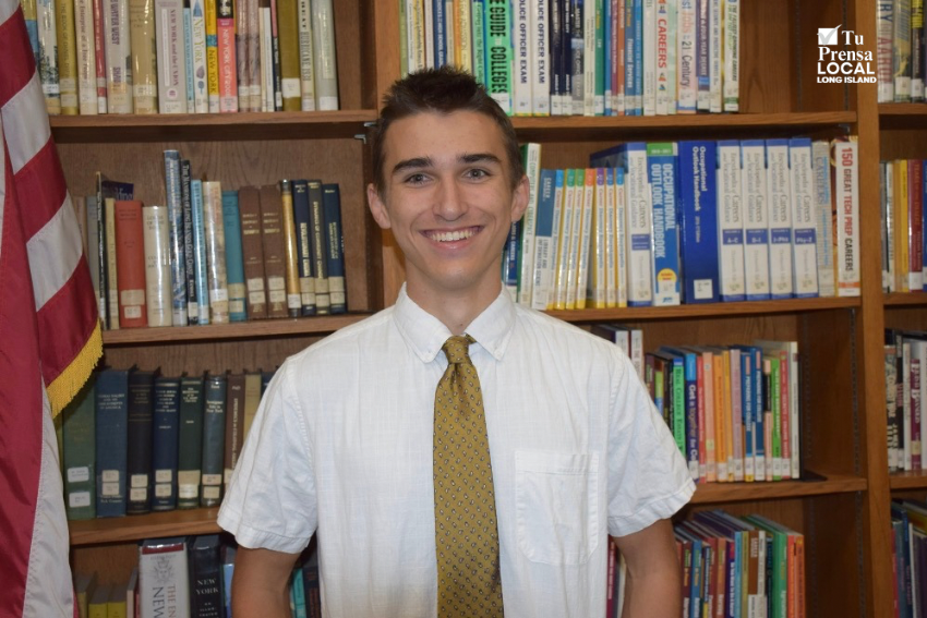 Estudiante de Hampton Bays se destaca entre los mejores del país en concurso de mérito académico